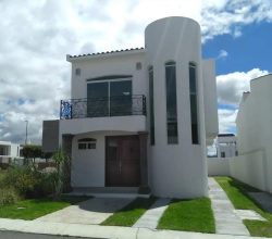 Venta casa en Real del Bosque